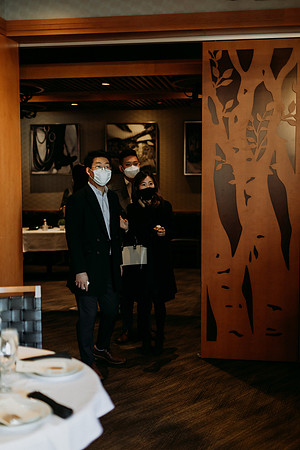 830A2562